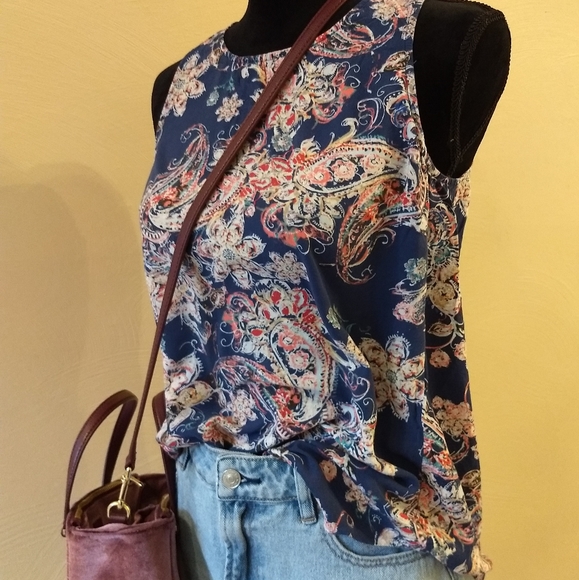 SLEEVELESS BLOUSES & CAMIS & TANK - Picture 10 of 10